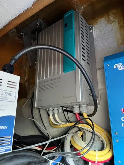 Island Cat Yacht Photos Pics 