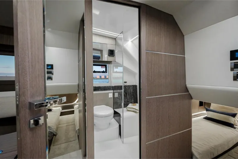 Trauma Free Yacht Photos Pics 2023-Galeon-375-GTO-MarineMax