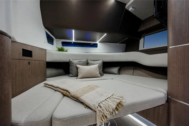 Trauma Free Yacht Photos Pics 2023-Galeon-375-GTO-MarineMax