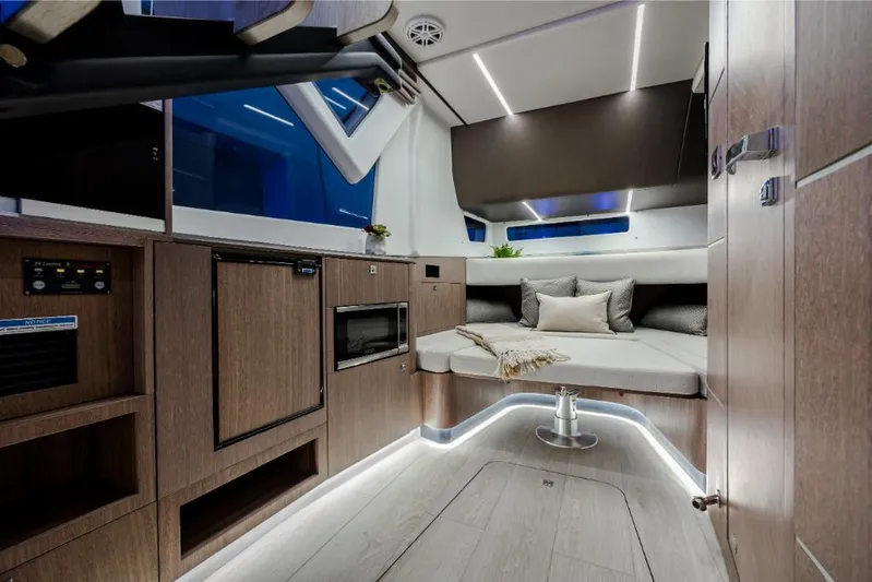 Trauma Free Yacht Photos Pics 2023-Galeon-375-GTO-MarineMax