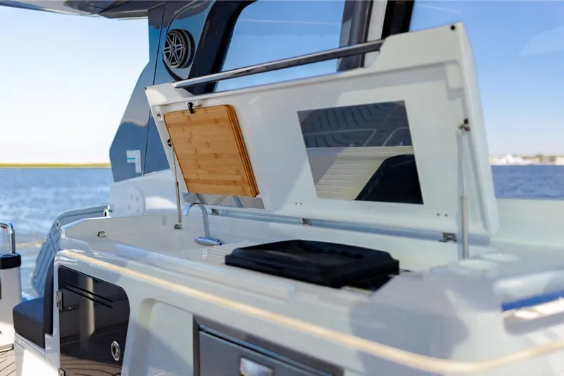 Trauma Free Yacht Photos Pics 2023-Galeon-375-GTO-MarineMax