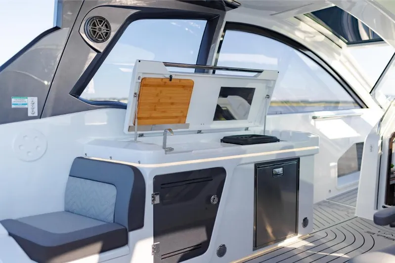 Trauma Free Yacht Photos Pics 2023-Galeon-375-GTO-MarineMax