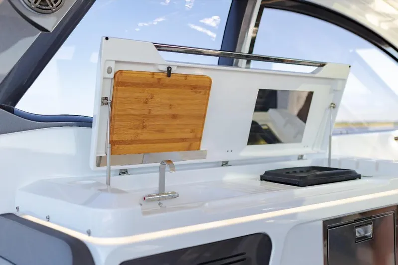 Trauma Free Yacht Photos Pics 2023-Galeon-375-GTO-MarineMax