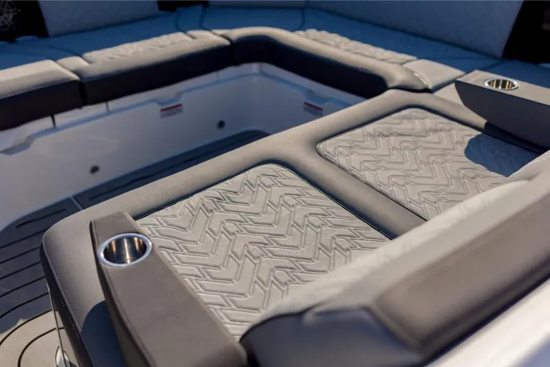 Trauma Free Yacht Photos Pics 2023-Galeon-375-GTO-MarineMax