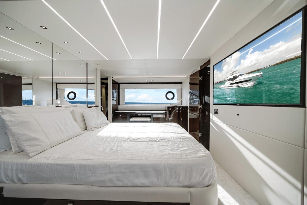 2019 Sunseeker 76 