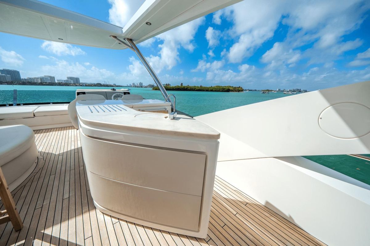 2019 Sunseeker 76 
