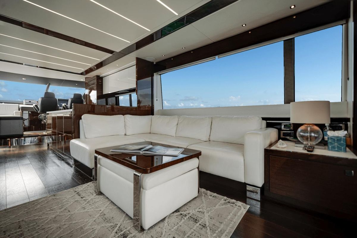 2019 Sunseeker 76 