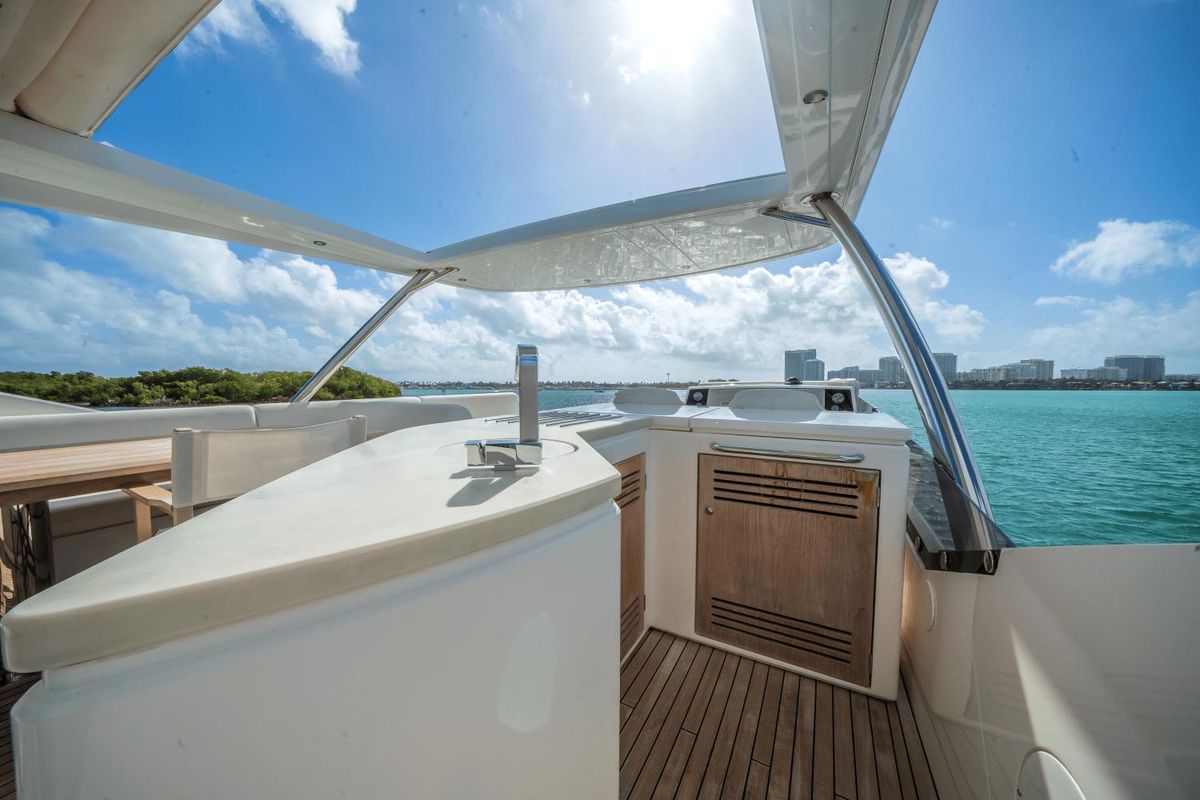 2019 Sunseeker 76 