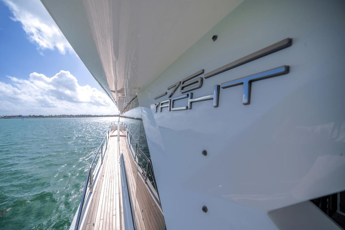 2019 Sunseeker 76 