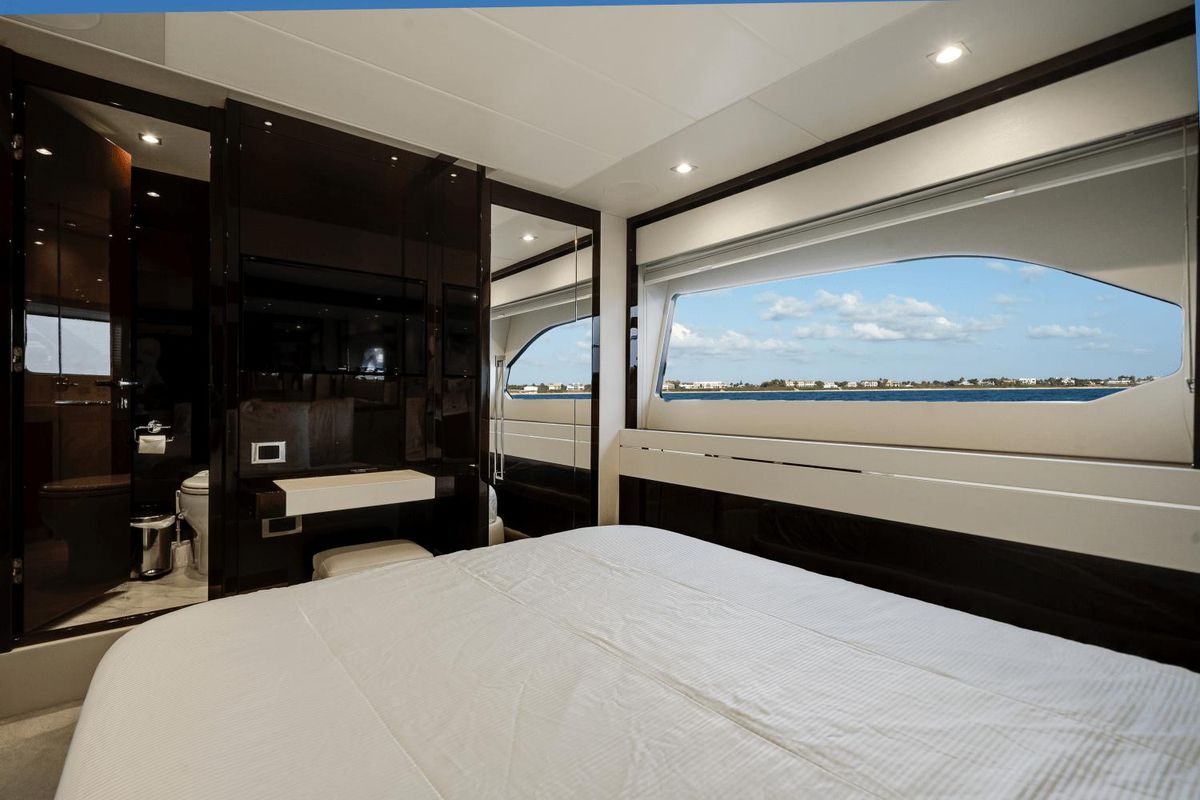 2019 Sunseeker 76 