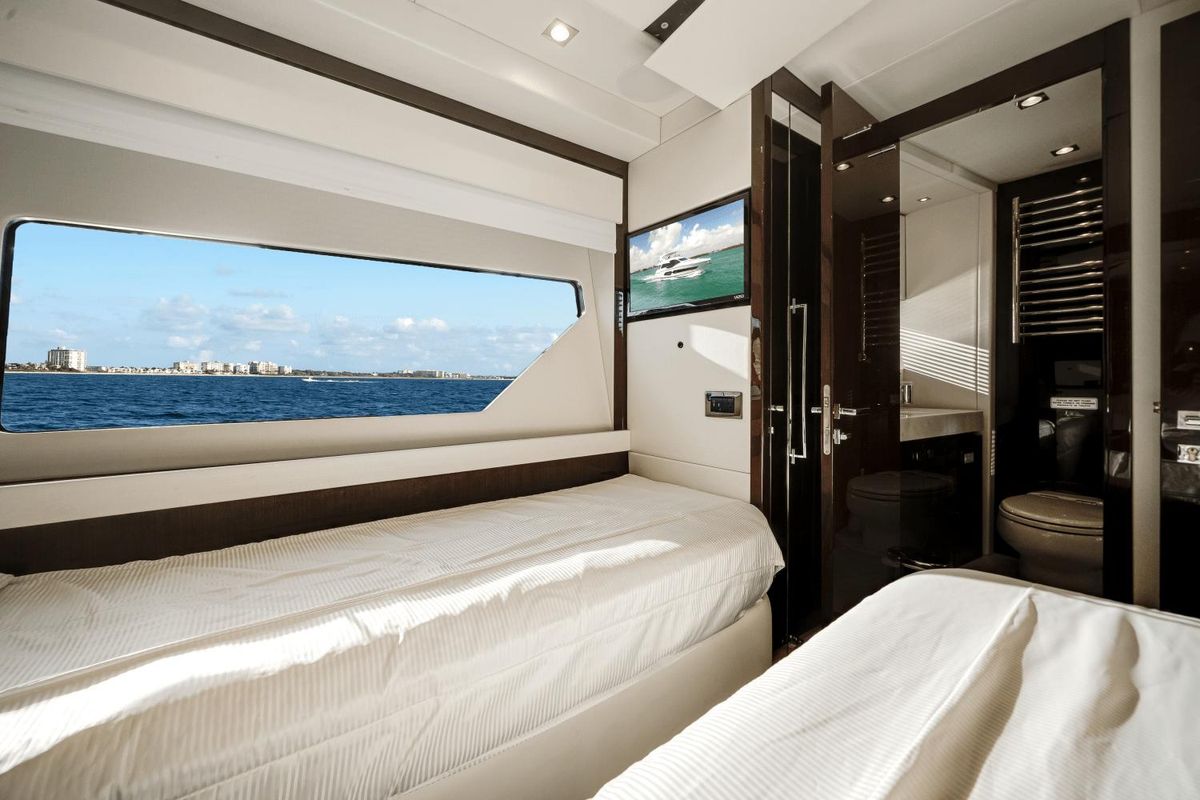 2019 Sunseeker 76 