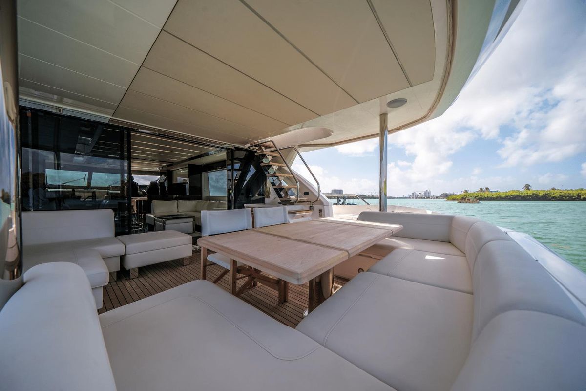2019 Sunseeker 76 