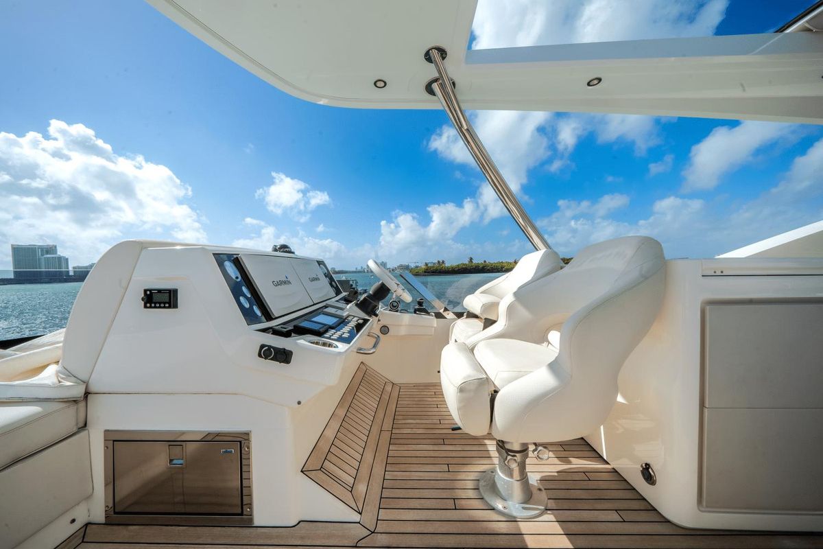 2019 Sunseeker 76 