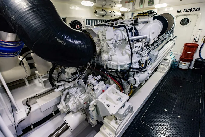 Sari Victoria Yacht Photos Pics 