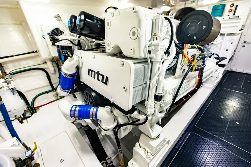 Sari Victoria Yacht Photos Pics 