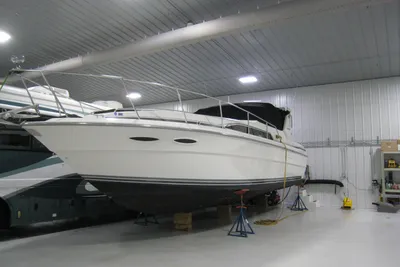 Sea Ray 340 Express Cruiser