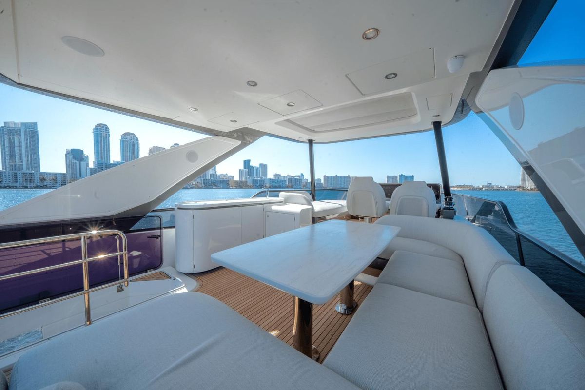 2023 Azimut 68 