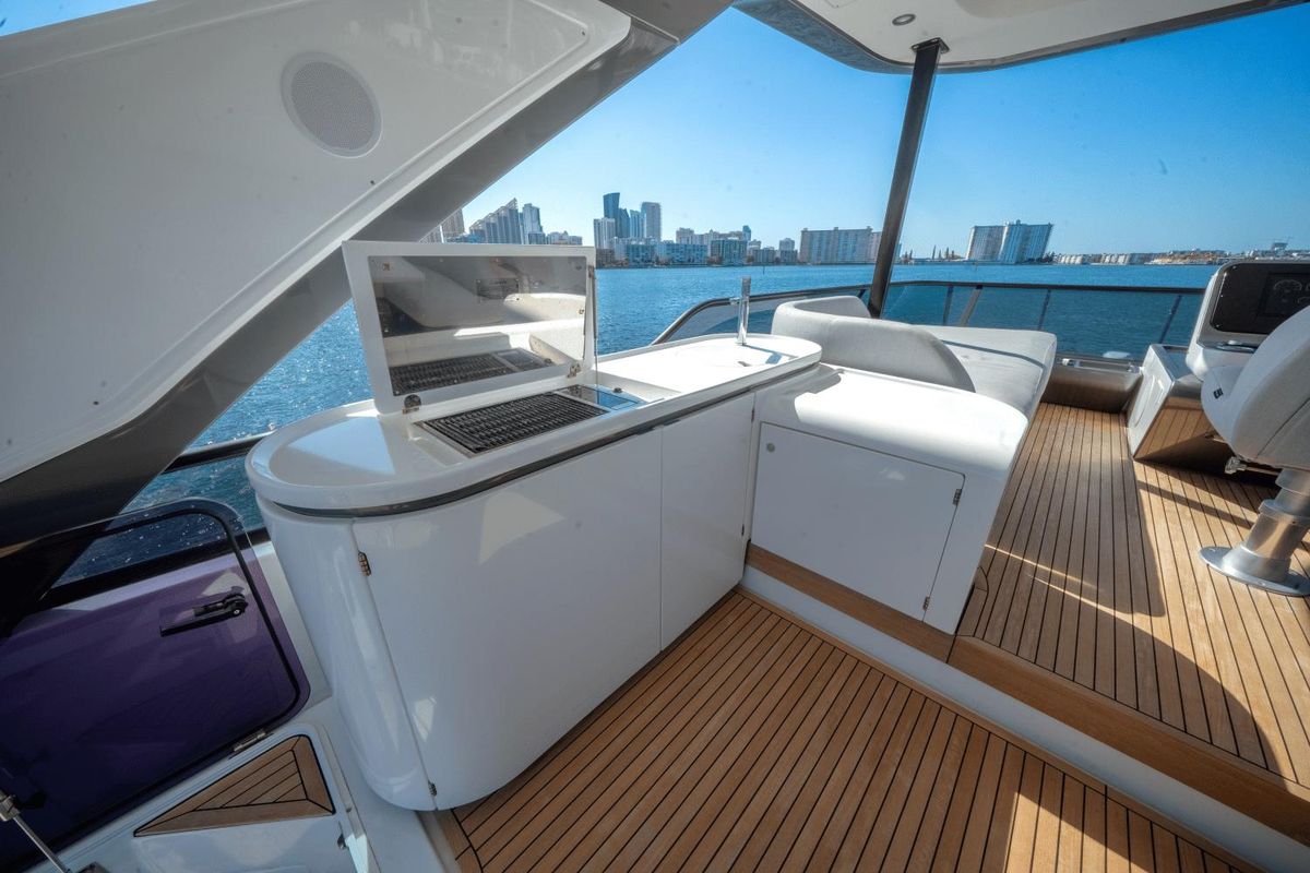 2023 Azimut 68 