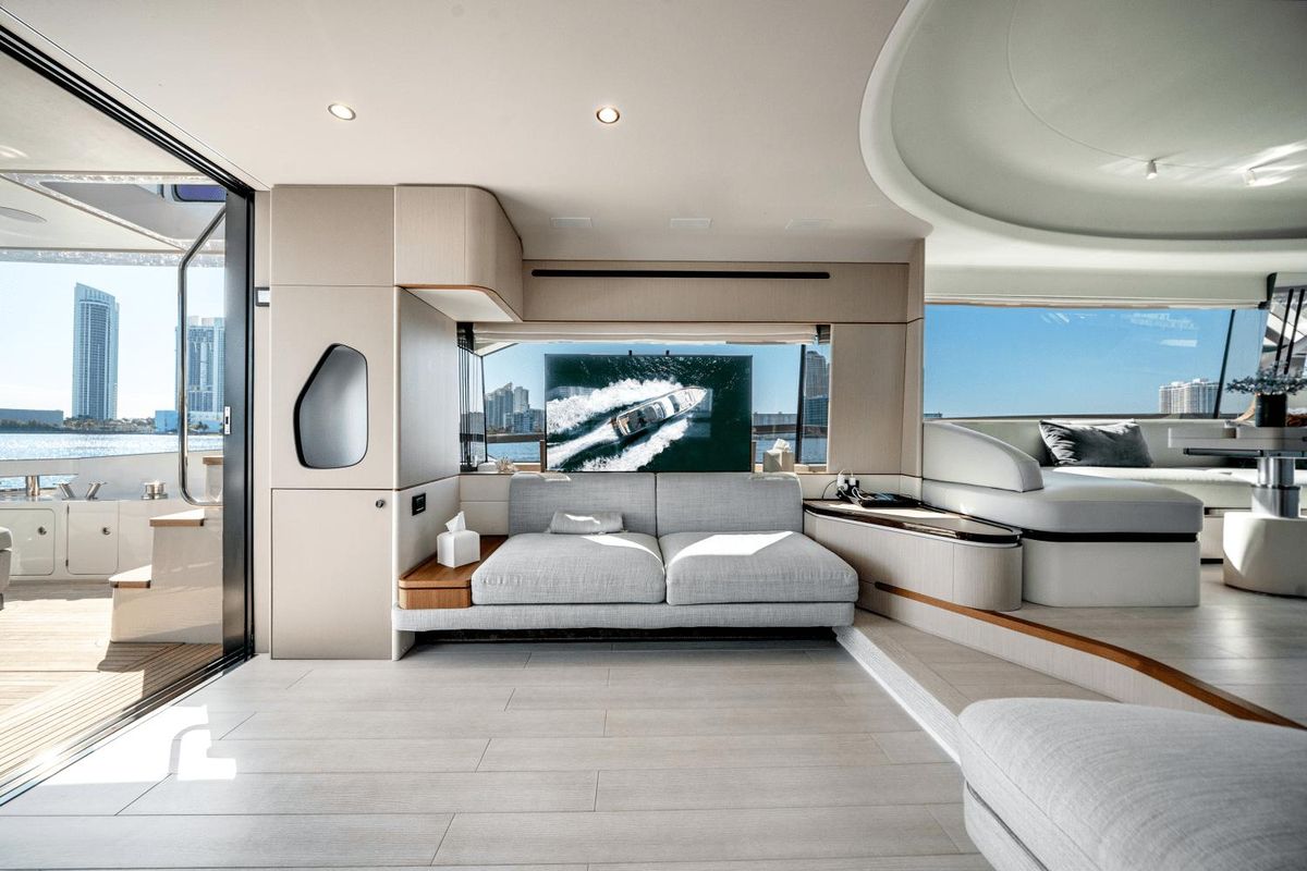 2023 Azimut 68 