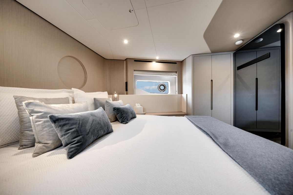 2023 Azimut 68 
