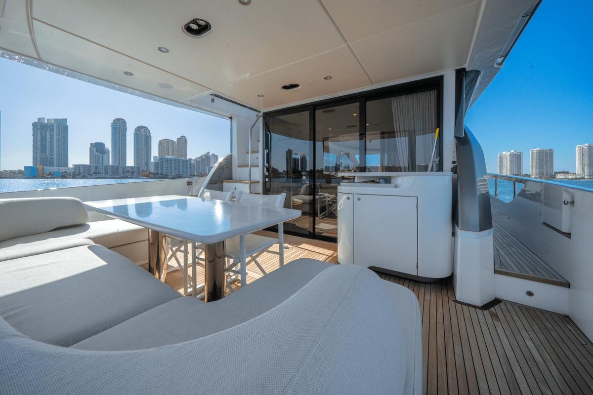 2023 Azimut 68 