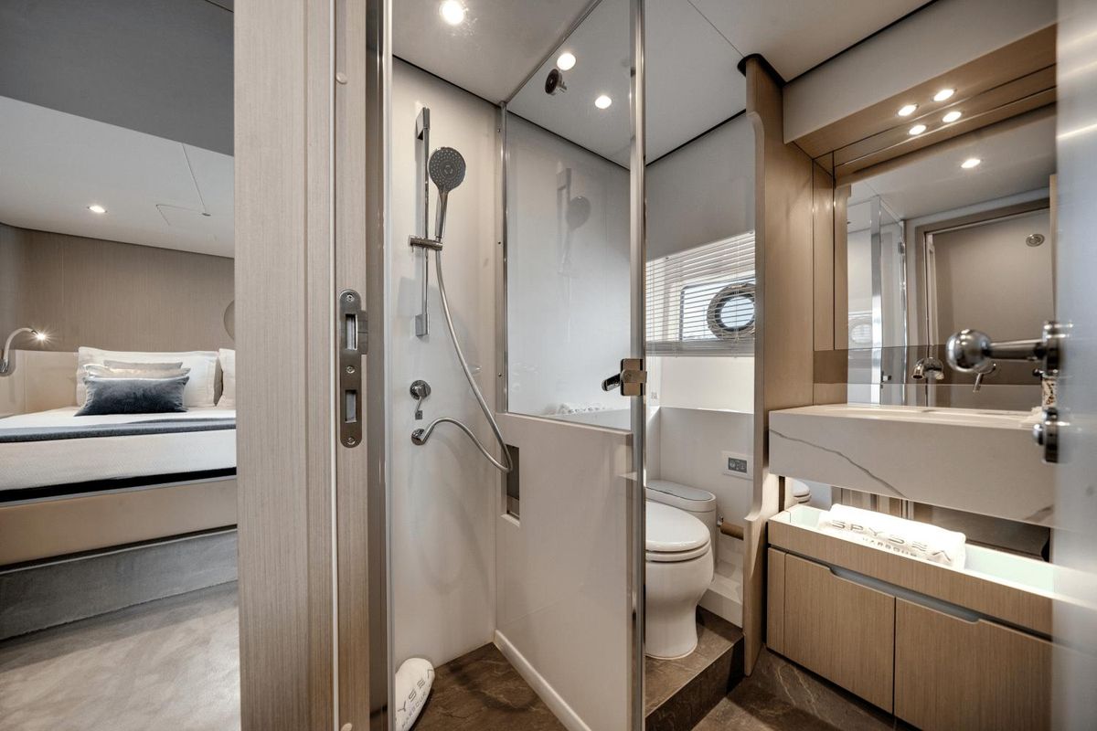 2023 Azimut 68 