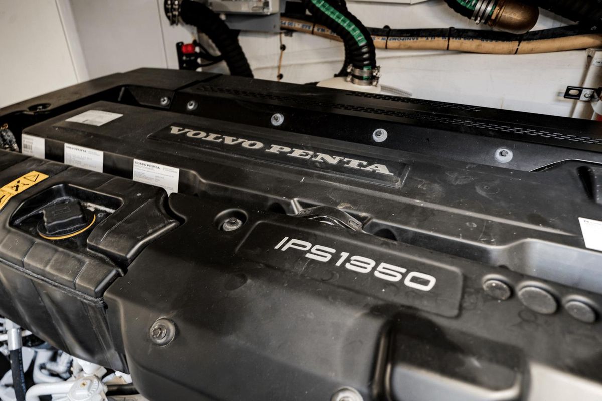2023 Azimut 68 