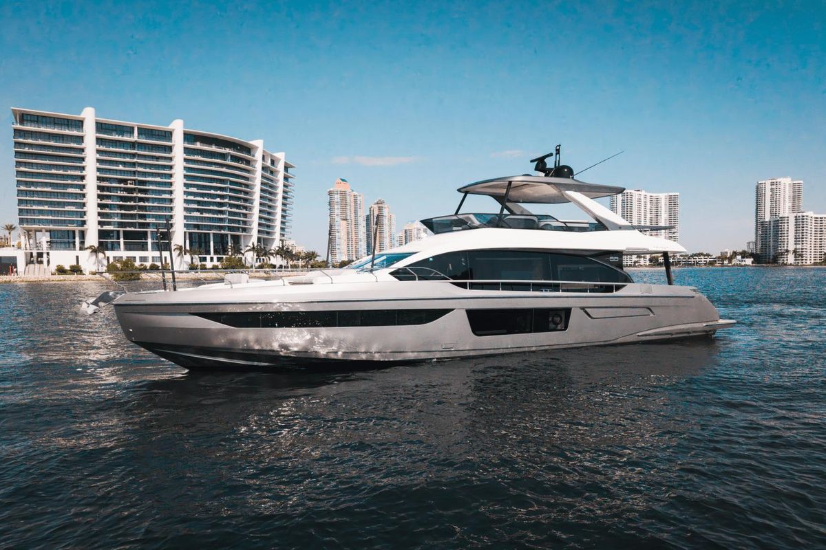 2023 Azimut 68 
