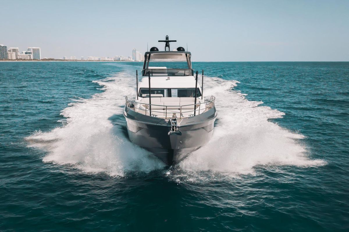 2023 Azimut 68 