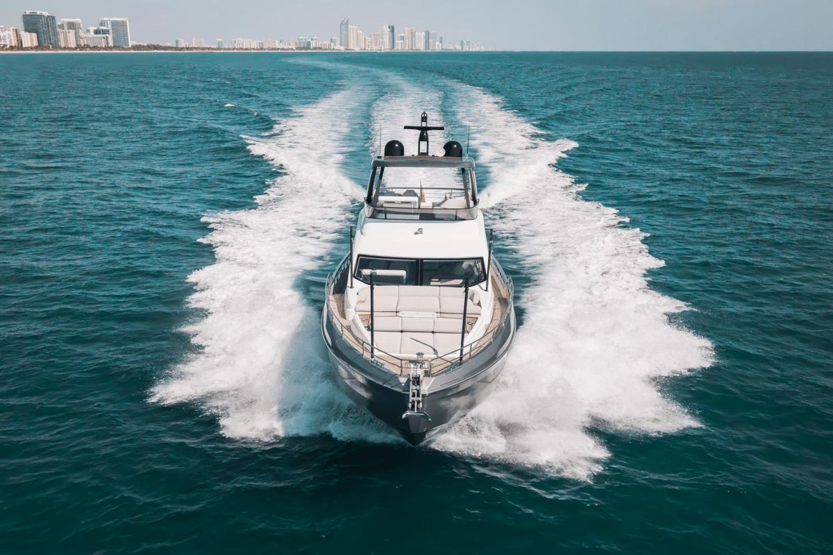 2023 Azimut 68 