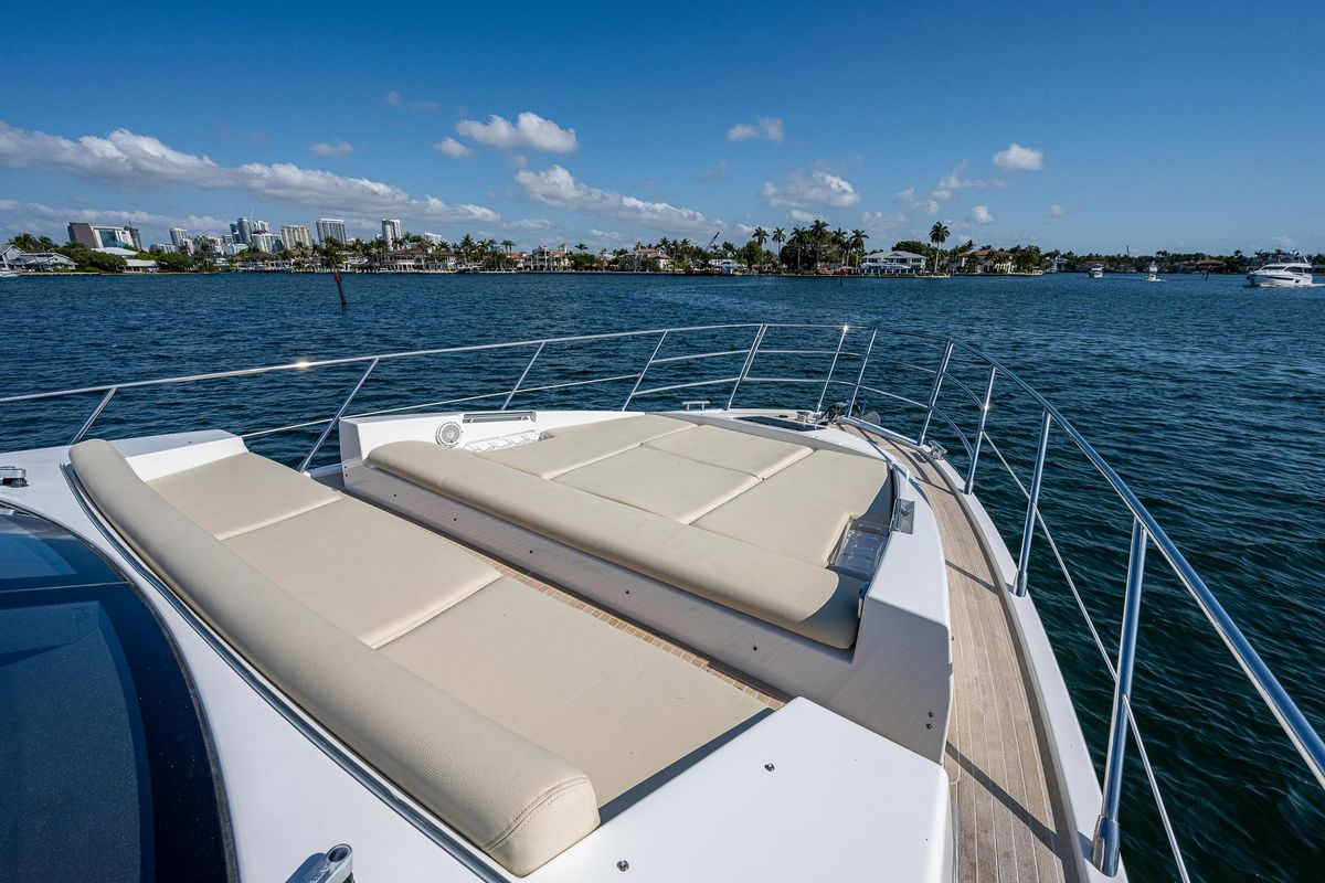 2014 Azimut 55 