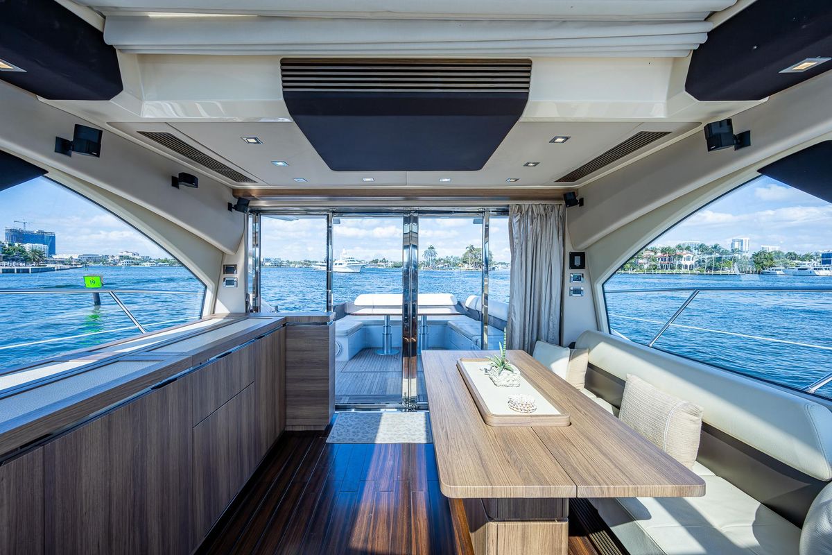 2014 Azimut 55 