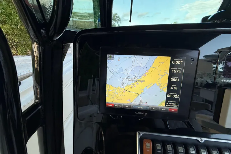  Yacht Photos Pics Garmin navigation display on 2015 Hydra-Sports 3400 CC boat dashboard.