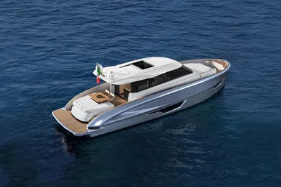 Solaris 52 Coupe