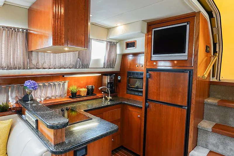 Helene IV Yacht Photos Pics 