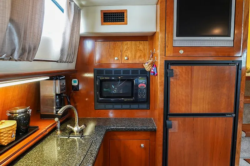 Helene IV Yacht Photos Pics 