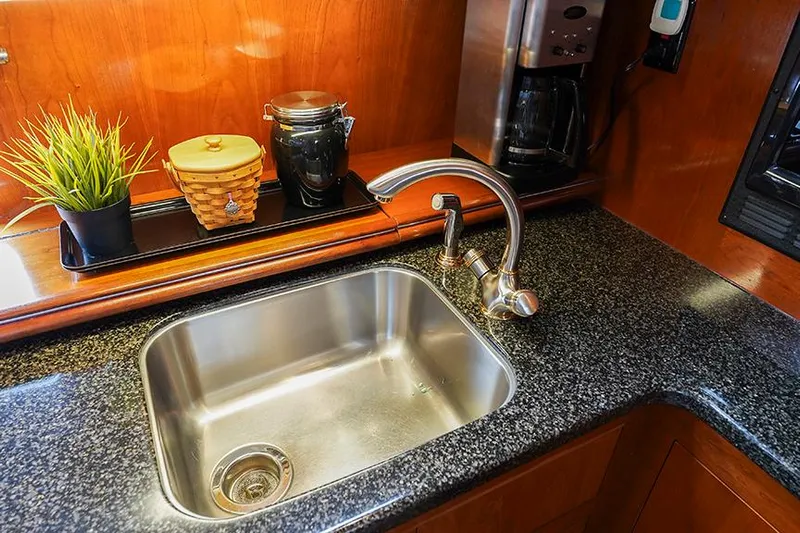 Helene IV Yacht Photos Pics 