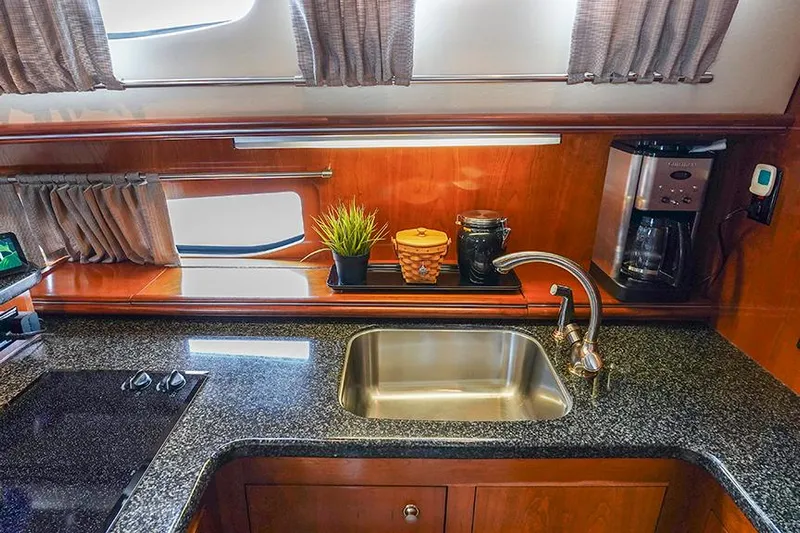 Helene IV Yacht Photos Pics 