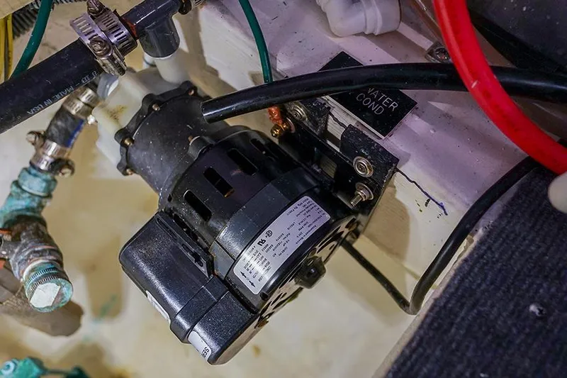 Helene IV Yacht Photos Pics 