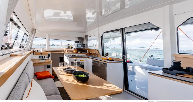 Eli X Yacht Photos Pics 