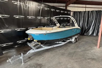 Sea Ray SDX 270