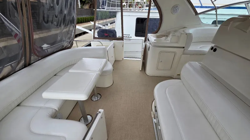 Always Friday Yacht Photos Pics Interior of 2000 Cruisers Yachts 4450 Express Motoryacht.