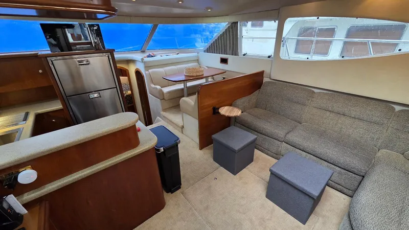 Always Friday Yacht Photos Pics Interior of 2000 Cruisers Yachts 4450 Express Motoryacht.