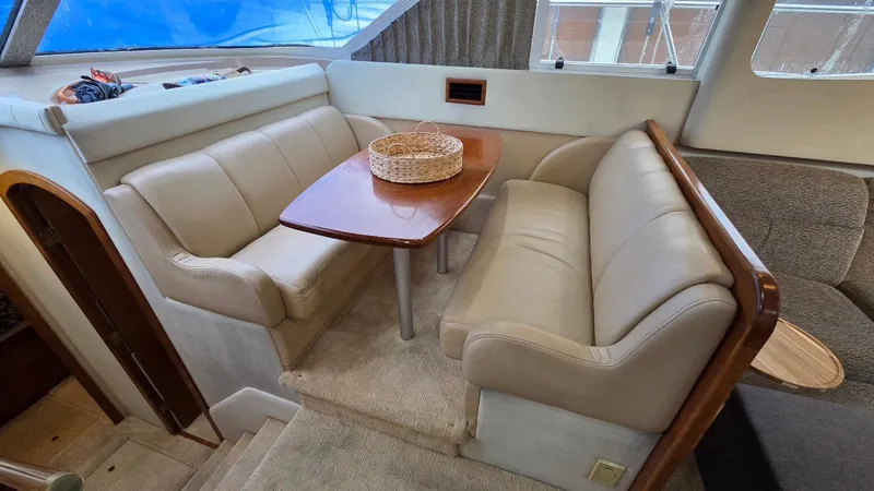 Always Friday Yacht Photos Pics Interior of 2000 Cruisers Yachts 4450 Express Motoryacht.