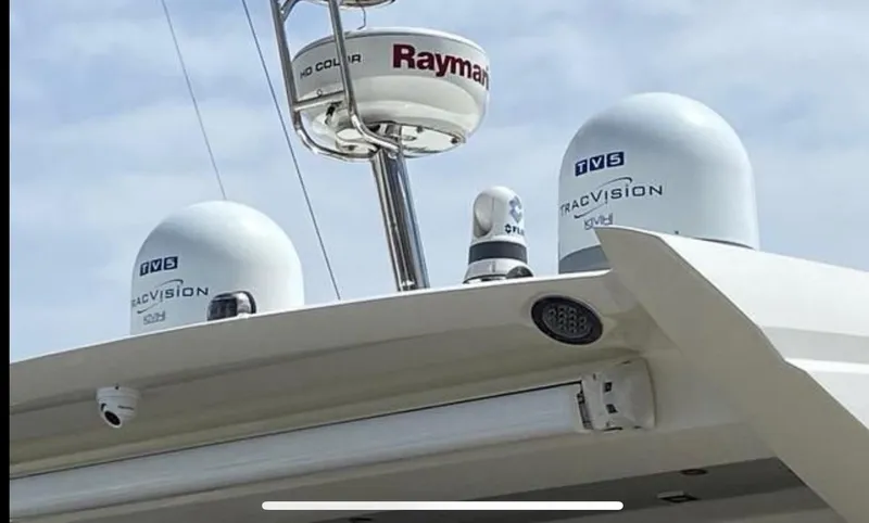 Ultima Risa Yacht Photos Pics Radar and satellite equipment on a 2016 Prestige 450 S yacht.