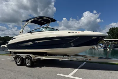 Sea Ray 240 Sundeck
