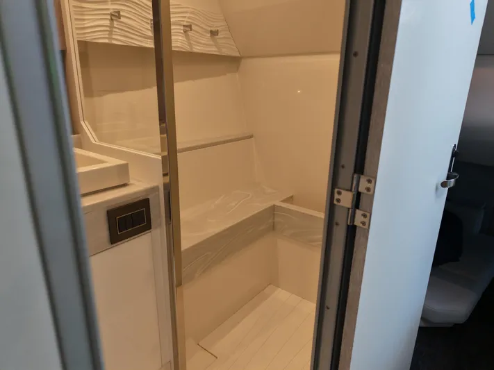 The Legacy Yacht Photos Pics 2022 Formula 500 SSC interior cabin with modern design and sleek finishes.