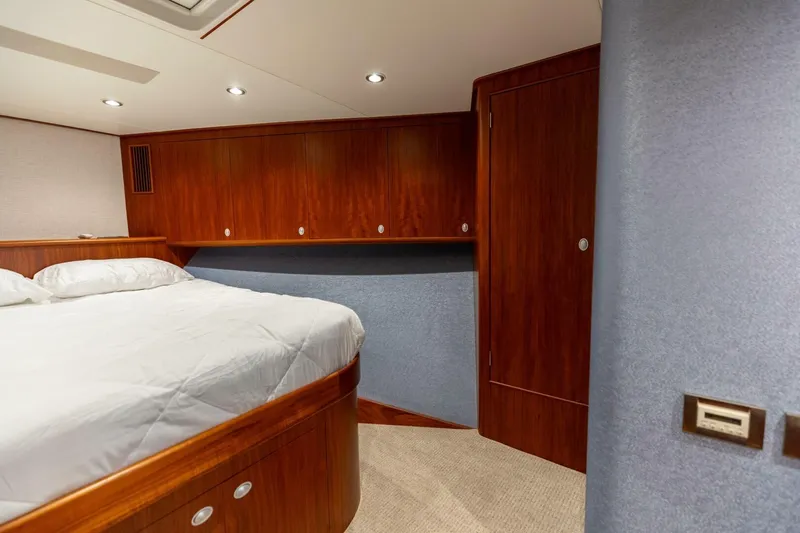  Yacht Photos Pics 2006 Jim Smith 68 Convertible- Forward Stateroom