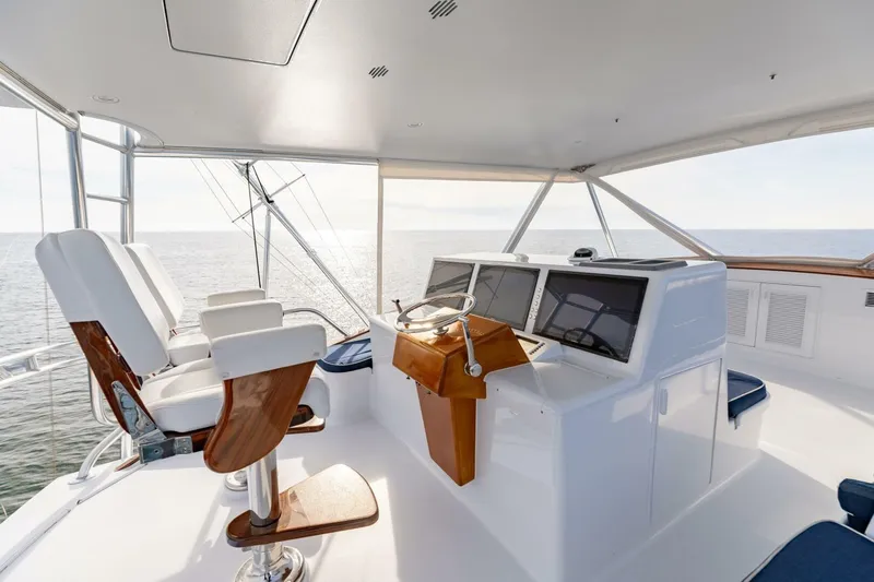  Yacht Photos Pics 2006 Jim Smith 68 Convertible- Helm