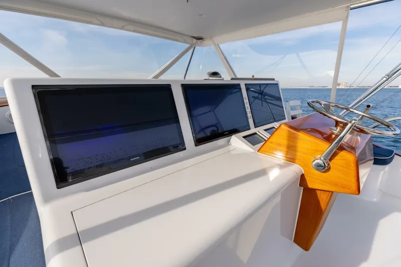  Yacht Photos Pics 2006 Jim Smith 68 Convertible- Helm